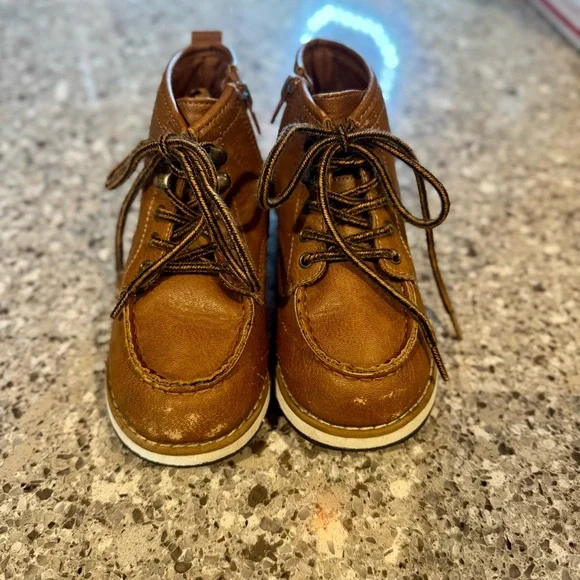 GAP l Kid’s Boot l COGNAC l Boy’s Size 11 - Picture 2 of 13